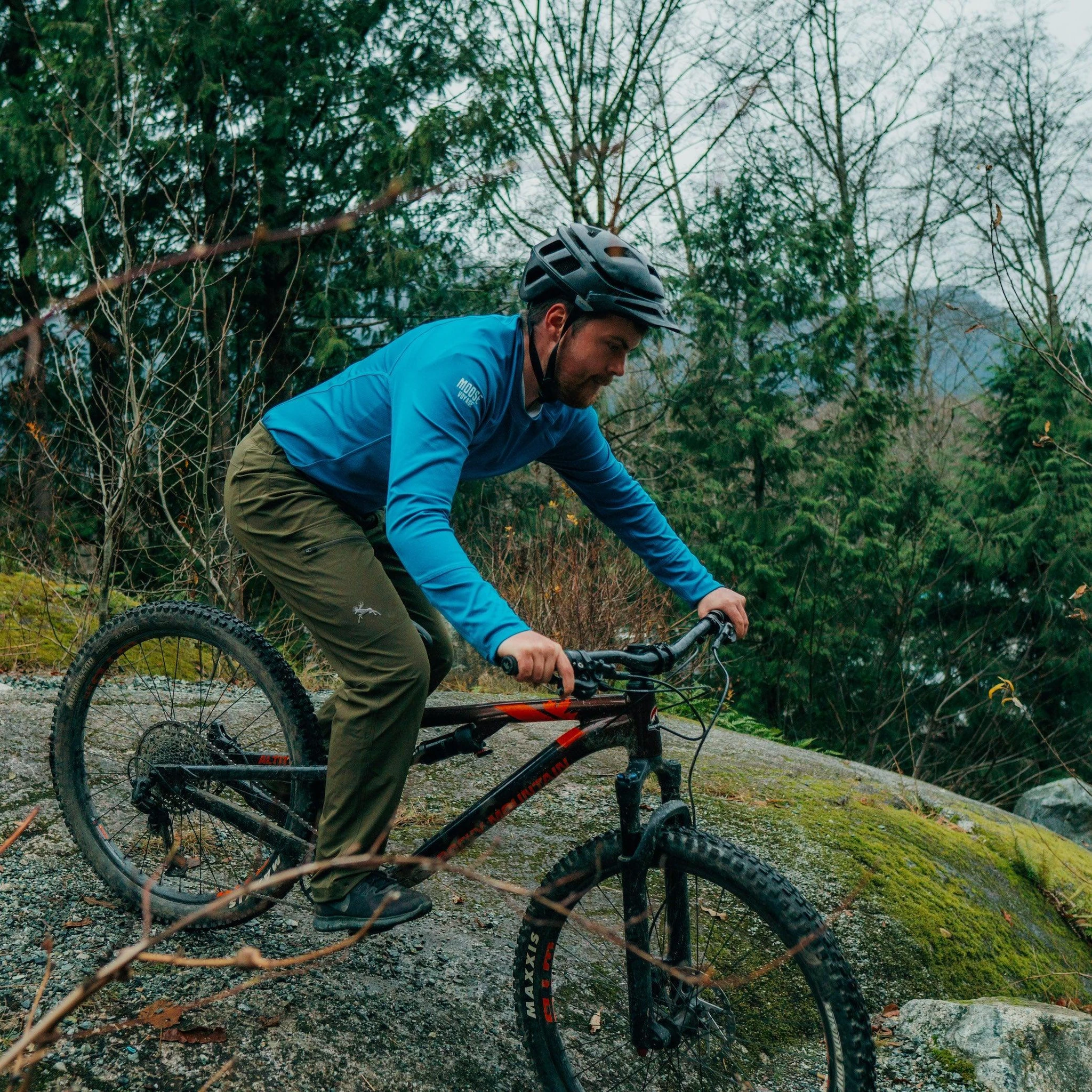 Men’s Quick-Dry Softshell Hiking Pants- Sky Blue - Moose Voyage - arcteryx, fjallraven, helly hansen, Hiking Pants, hiking trousers, mec, patagonia, rei, sigma pant, stretch pants, tactical pants, Trekking Trousers, wicking pants, work pant, work pants -| Best Outdoor Apparel Canada - Moose Voyage - www.moosevoyage.ca
